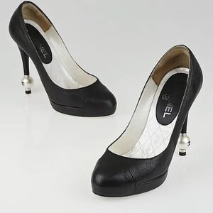 CHANEL Black Leather With Faux Pearl Pumps Size 7/37.5